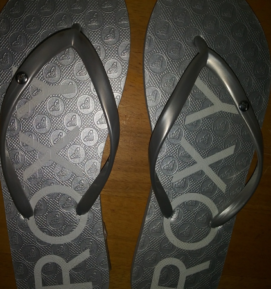 Roxy flip flops
